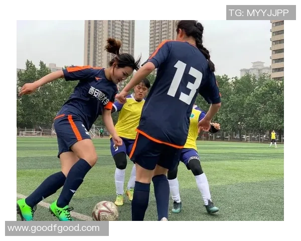 武汉足球队与重庆足球队的耐力较量赛后分析与反思